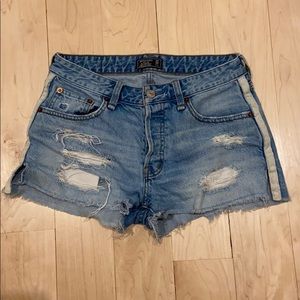 Abercrombie Low Rise Boyfriend Short